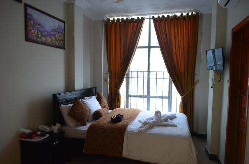 Grand Holiday Hotel