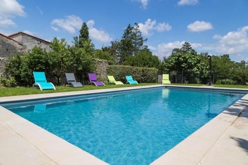 L'enclos bleu, gite - marais poitevin avec piscine chauffee - Marans