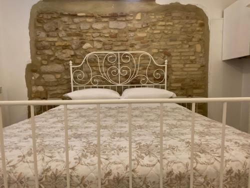 1 queen bed, 2 twin beds