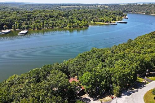 Home with Large Deck on Table Rock Lake! in Golden, USA