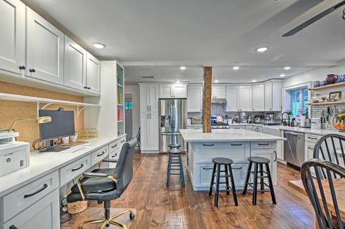 Enchanting Hudson Valley Farmhouse with Views! - image 8