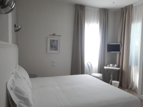 Villa Fiorentino Room Type - Double or Twin Room
