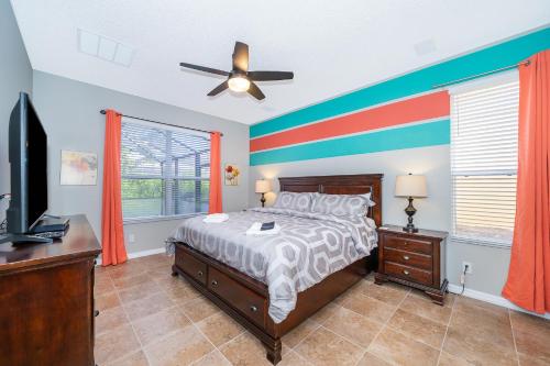 Emerald Island Escape- 8 Bedroom vacation home with a private pool & spa and located in a gated resort - image 8