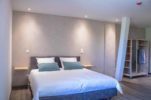 1 double bed
