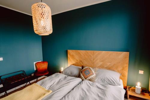 1 queen bed, 1 twin bed, 1 sofa bed