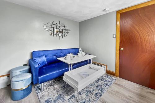 Suite at House of L - image 8