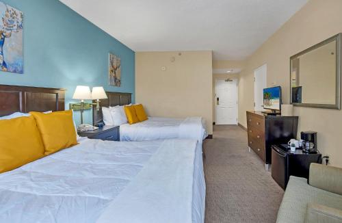 1BR Suite with Two Queen Bed - Near Disney - Pool and Hot Tub! - image 3