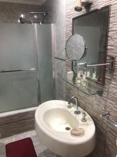 Bathroom, varesse house near Club Pi Resto Bar