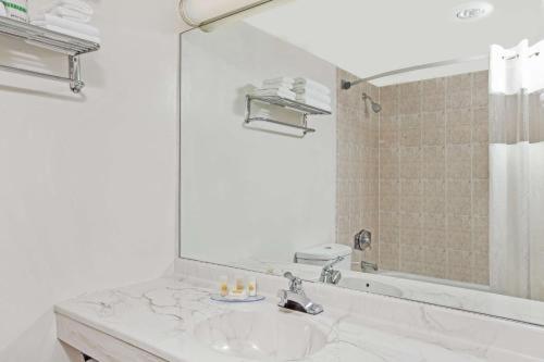 Best Western Rutgers University Hotel - East Brunswick