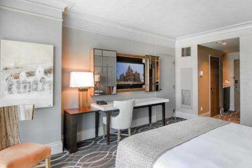 1 queen bed