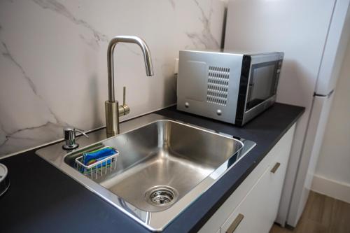 Isla Verde Ocean House - image 8