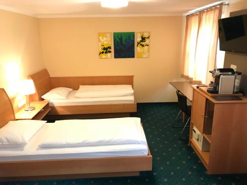 Economy Twin Room