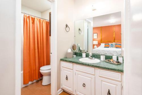 Heirs Living - Bonita 1 mile to Rapides Med King Bed 55 Inches TV - image 7