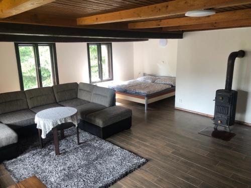 3 bedrooms, 7 beds