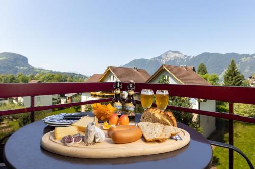 Apartment with Mountain View