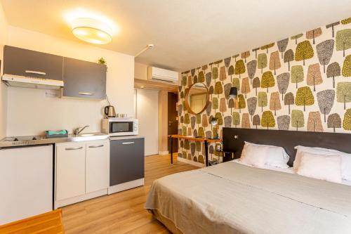 1 queen bed