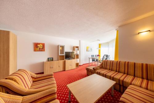 Apart Holidays - image 13