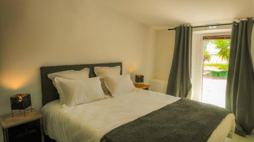 2 bedrooms, 3 beds