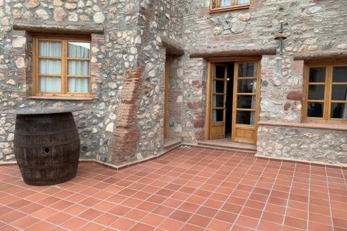  Casa Rural con Jacuzzi en casco antiguo, Tarragona in Montroig