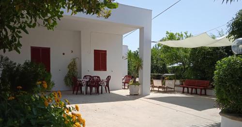 terra rossa casa di campagna con piscina