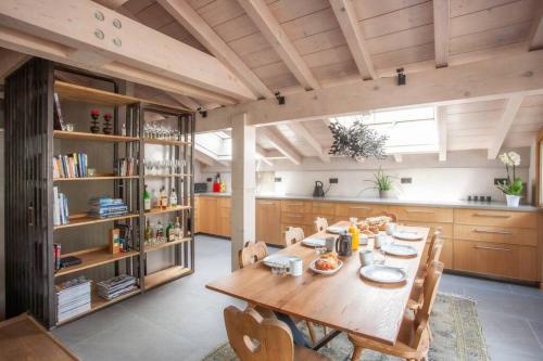Big Mountain House Alpes Travel Les Praz sleeps 8
