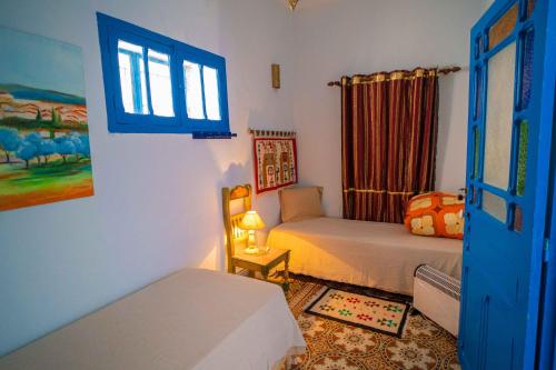2 twin beds
