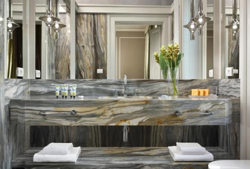 Villa Cortine Palace Hotel - image 5