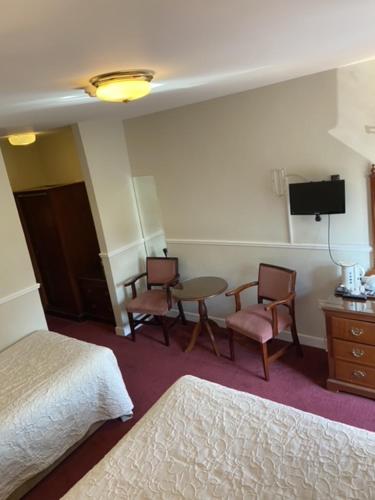 Monaghans Harbour Hotel in Наас