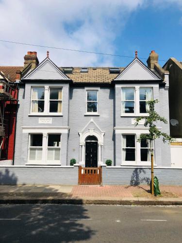 Gorgeous Riverside London Townhouse gîte à louer St Georges Hospital