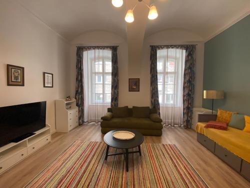 One-Bedroom Apartment image 2