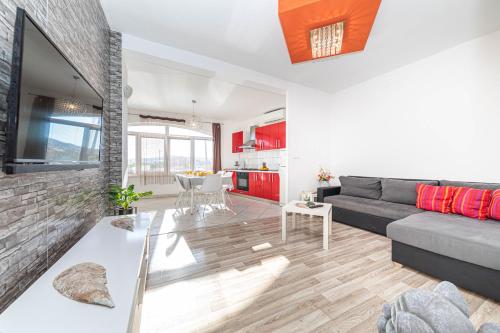 2 bedrooms, 3 beds