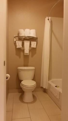 Atria Inn & Suites detail