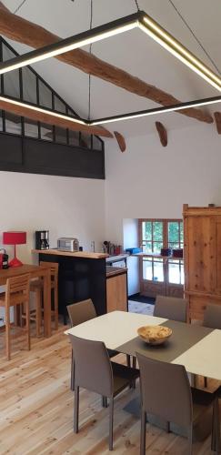 sala de TV, La Framboisine in Chanas