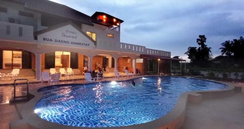 Bua Daeng Resort Room Type - Queen Room with Pool View