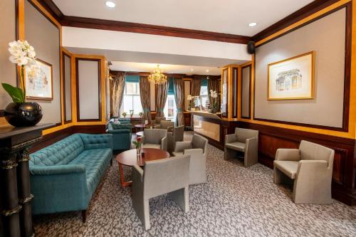 Langham Court Hotel - image 2