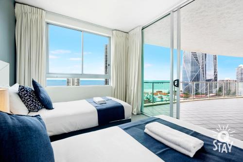 Executive Penthouse with Rooftop Spa - AMAZING! - Wings Resort Surfers Paradise