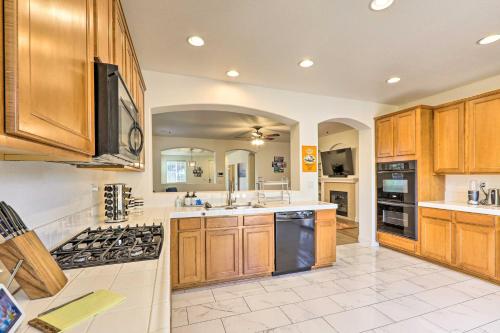 12 Mi to Riverwalk District Quiet Reno Retreat in 리노-타호 국제 공항
