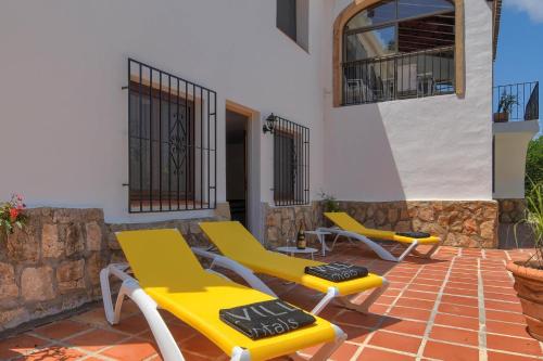 Villa Margarita - A Tranquil Oasis with Large Private Pool in อัดซูเบีย