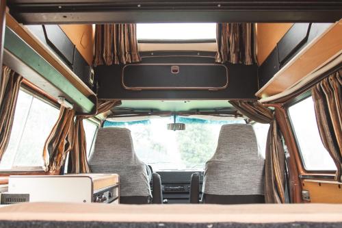 Gemutlicher Volkswagen T3 Van in Nordspanien