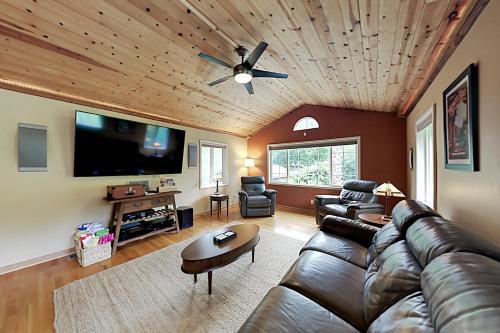 Exceptional Vacation Home in Guerneville home - image 4