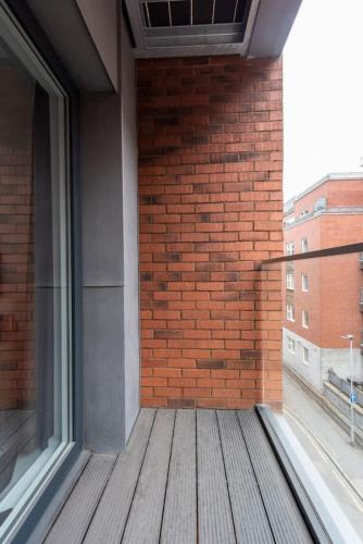 Picture of 2 Bed2 Bath Flat With Balcony 5 Mins To Nq