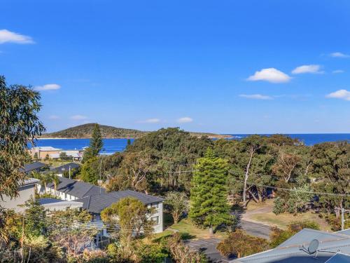 Island View Large Family Home Pool WI FI and Sweeping Views of Fingal - image 4