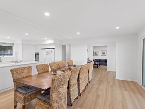 Facilities, Island View Large Family Home Pool WI FI and Sweeping Views of Fingal in Fingal Bay