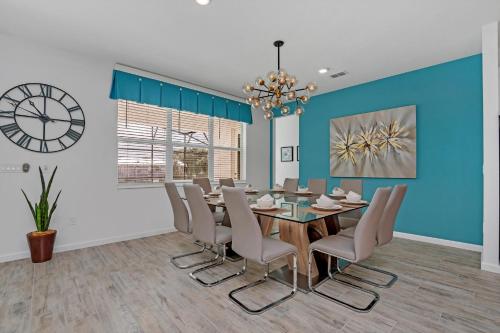 15BR Mansion - Family Resort - Private Pool Hot Tub and Games! - image 6