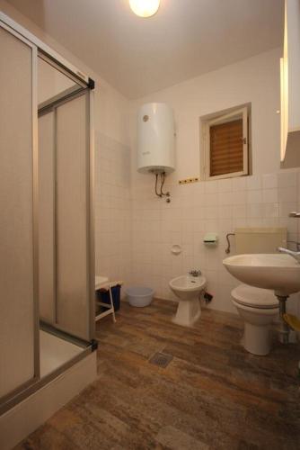 Apartments with a parking space Fazana - 7188