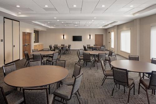 Hyatt Place Murfreesboro - image 7