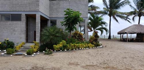 Casa frente al Mar EL PARAISO, Cojimies in Pedernales