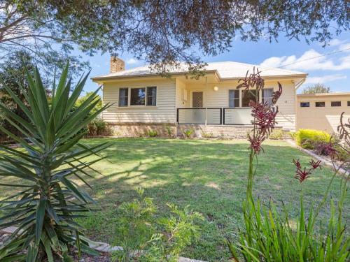 Renovated Beach Beauty Rosebud near Goolgowie Bushland Reserve
