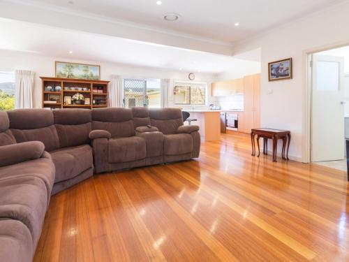 Renovated Beach Beauty Rosebud near Goolgowie Bushland Reserve