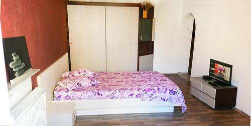 Floreasca Park Studio Apartment - Tap to explore photos
